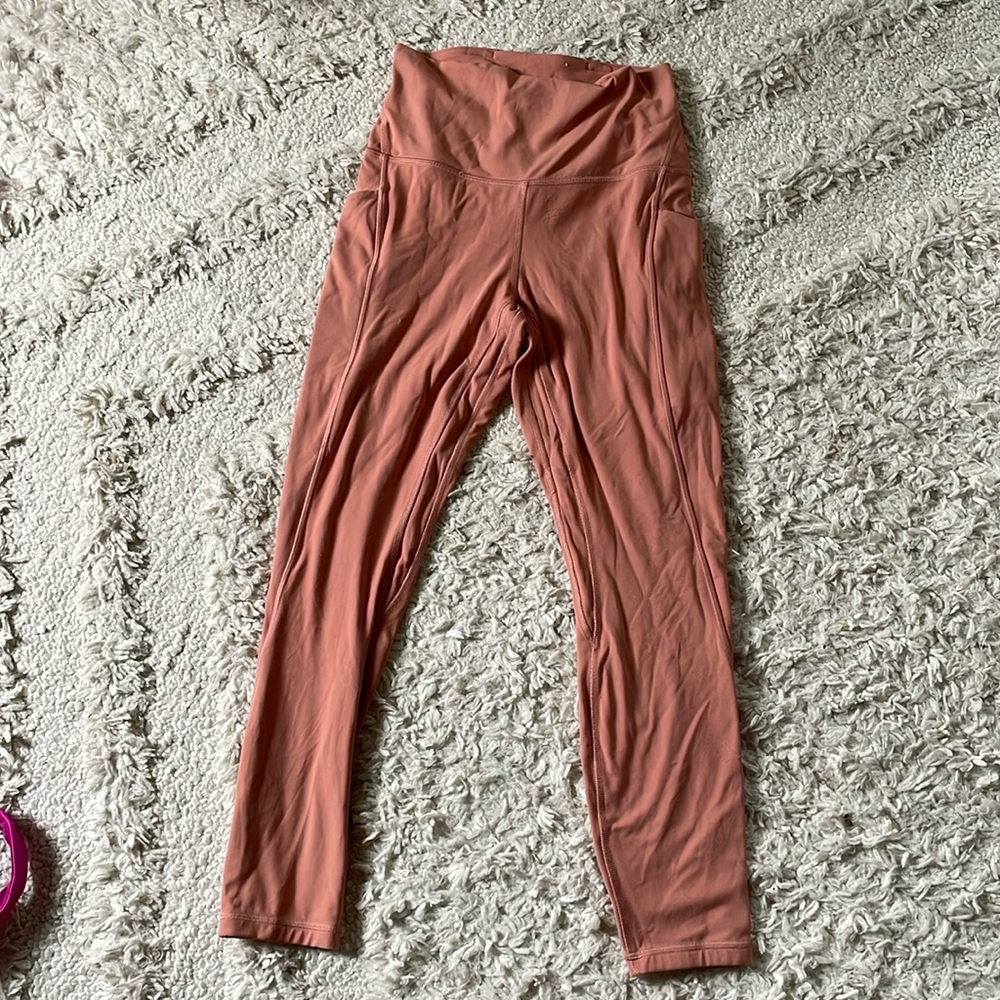 Lululemon high rise Align pants 28” with pockets